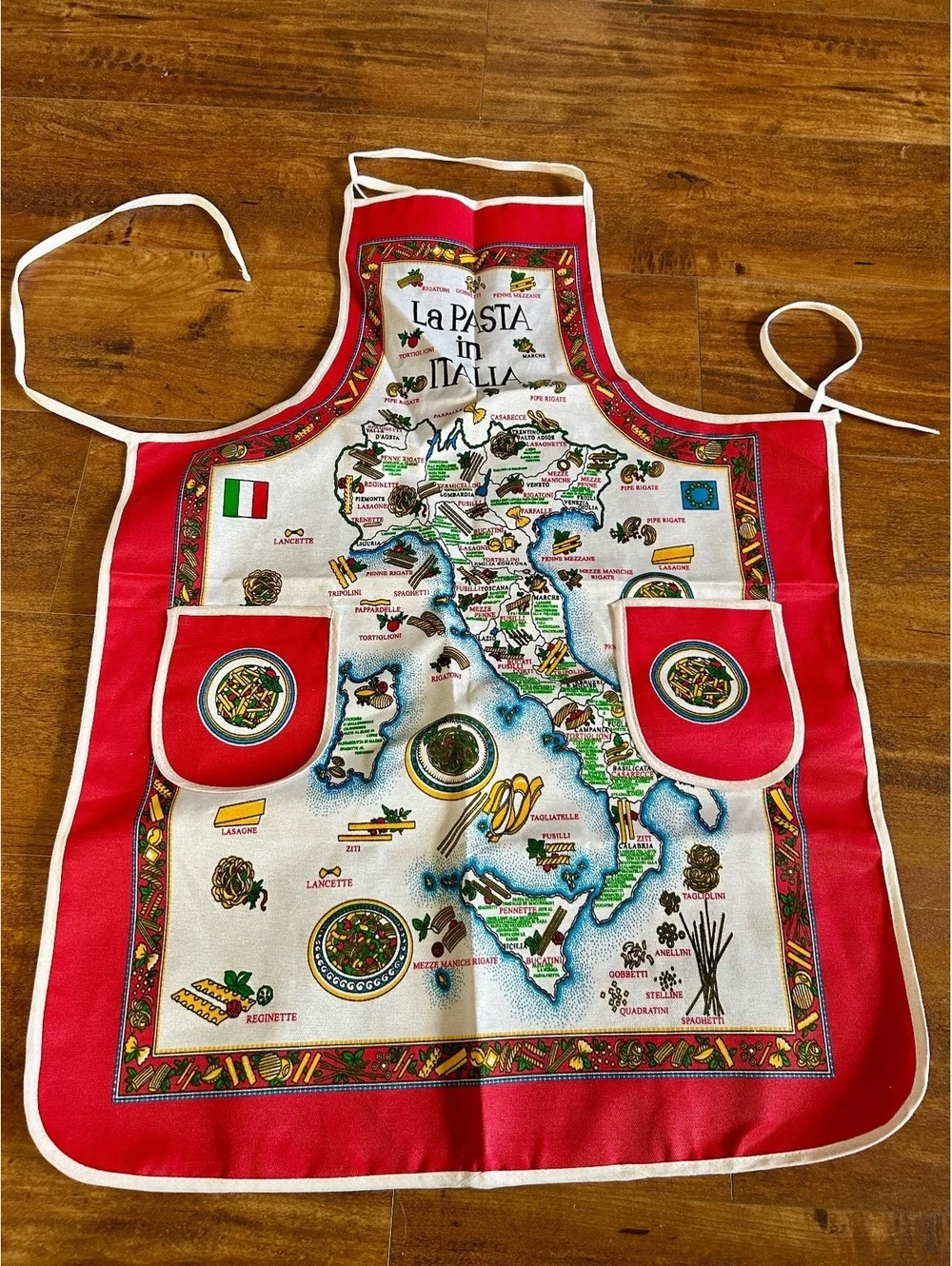 La Pasta in Italia Decorative Kitchen Apron with Italian Pasta Map Design